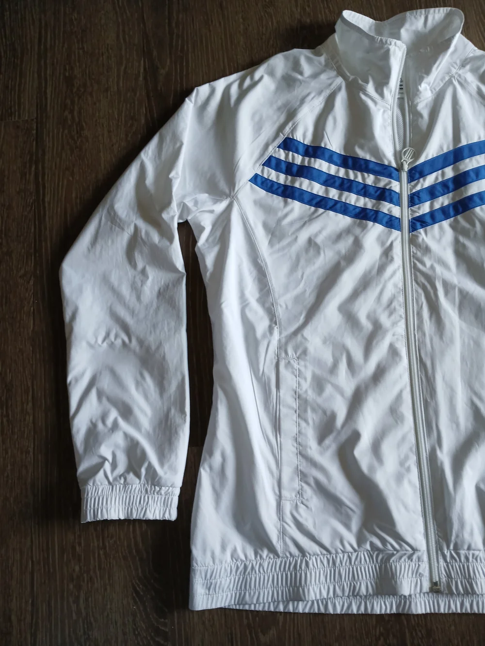 adidas Mens White Windbreaker with Blue Chevron Stripes and Logo